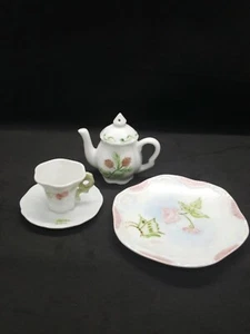 Miniatur Teeservice Porzellan Teller Teekanne Tasse Untertasse floral signiert Heiratset - Bild 1 von 10