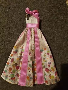 2010 Happy Birthday Barbie Fashion Dress, Pink & White W/ Bow Lollipop Print - Picture 1 of 6