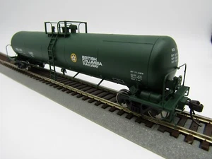 Atlas HO ACF 20,700 Gallon Tank Car - BCOL 1965 - Picture 1 of 2