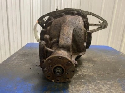 2005-2006 Ford Expedition Rear Differential  Assembly 3.73 Ratio 9.75 Ring OEM - Image 1 of 4