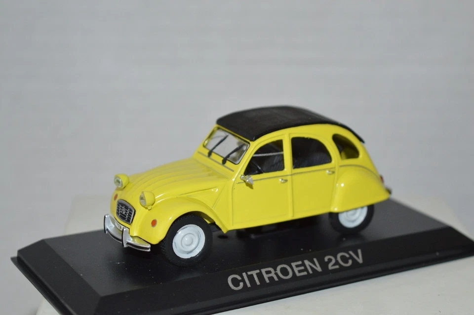 Legendary Cars Auto Die Cast Scala  1:43 - CITROEN 2 CV GIALLA  [MZ] - Immagine 1 di 1