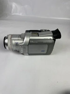 Panasonic PV-DV953D Mini DV Vintage Camcorder 700X ( Needs Service) - Picture 1 of 12