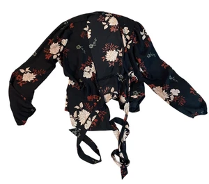 Forever 21 schwarzes geblümtes Wickeltop für Damen - Größe L - Bild 1 von 11