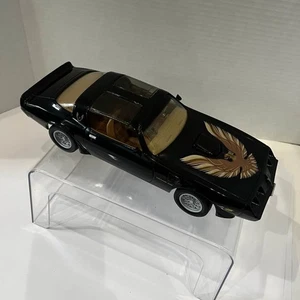 1977 Pontiac Firebird Trans Am T-Tops Model Car 1:24 - Picture 1 of 1