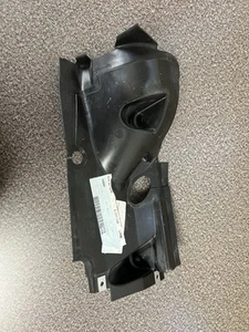 2004-2006 BMW X3 Air Duct Front RH OEM 51713400062 / 2-G - Picture 1 of 3
