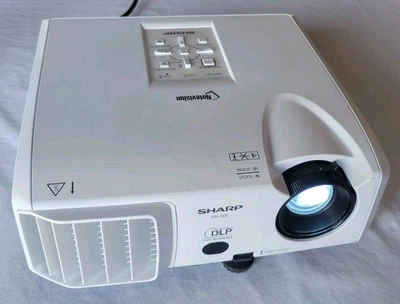 SPOTS Sharp XR-32S DLP SVGA Projector 2500 Lumens 4:3 Aspect 1080i 701 Lamp Hour - Image 1 of 4