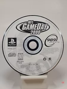 NFL GameDay 2000 - Playstation 1 - TESTATO funziona - PULITO - solo disco - Foto 1 di 2