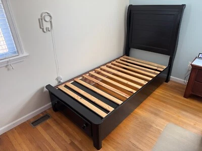 Кровать-близнец Vaughan Basset - массив дерева - бывшая в употреблении - Изображение 1 из 4