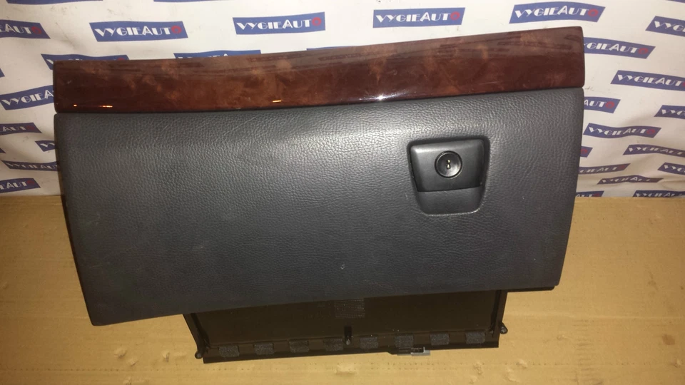 Volvo XC90 2008 guantera fabricante original para coches con volante a la derecha Foto 1 de 1