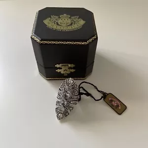 NWT $128 Juicy Couture R-Gilded Cocktail Ring 6 Silver - Picture 1 of 4