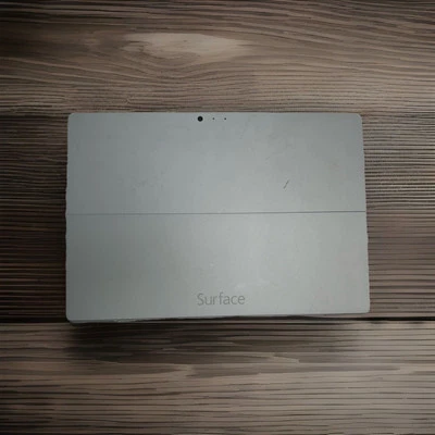 Surface Pro 3 Screen Cracked But It’s Working - image 1 of 4