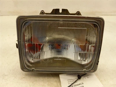 82 83 84 85 86 Faro derecho pasajero FORD BRONCO parrilla cromada E1TZ13008B  Foto 1 de 4