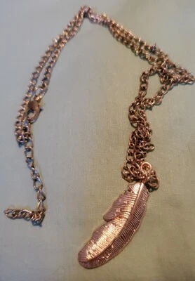 Collar Colgante Pluma Chapado en Oro Rosa con Cadena Ajustable♡♡ Foto 1 de 3