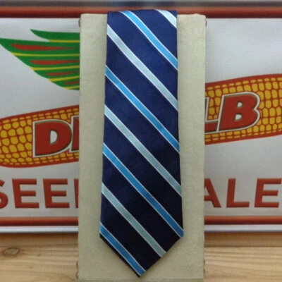 SADDLEBRED "Tie" Foto 1 de 2