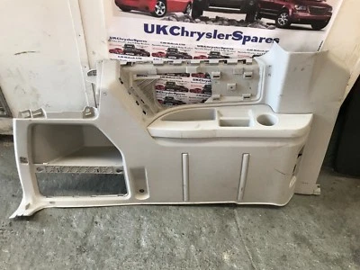 Chrysler Grand Voyager 2008-12 N/S задней панели квартале отделкой слева - Изображение 1 из 4