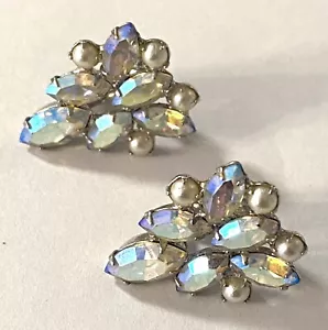 Vintage Signed B.David Prong Set Aurora Borealis Rhinestone Clip On Earrings - Picture 1 of 5