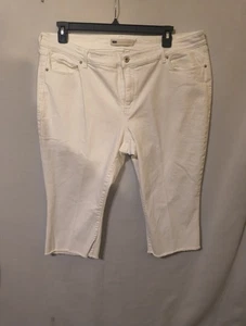 Weiße Levi's Cropped Caprihose Gr. 22 W plus Jeans Raw Edge - Bild 1 von 8