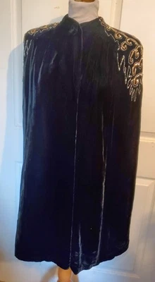 Capa de ópera de terciopelo negro vintage años 40 forro acolchado con lentejuelas Foto 1 de 4