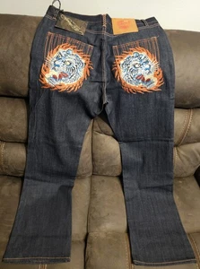 Jeans denim nuovi con etichette vintage 2007 Ed Hardy grezzo denim fiamma tigre ricamato 34x34 - Foto 1 di 20