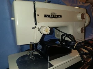 Máquina de coser VICTORIA 603 como Pfaff 204 vaqueros cuero seda algodón ¡Más! - Imagen 1 de 9