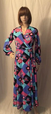 Vintage 1980s Olga Nightgown Peignoir Ultra Rare Daisy Flower Print Bright Color - Image 1 of 4