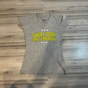 Reebok Women's "Sweat Today" V-Neck Tee Shirt Size Small S - Picture 1 of 3