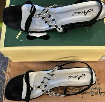 Annie 黑色凉鞋 10W 全新带标签 — 第 1/4 张图片