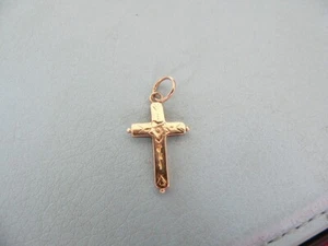 old small cross in 18k gold with a small flower in its center 0.79gr - Picture 1 of 5