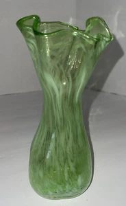 Vtg Murano Vase Light Emerald Green White Streaks Ruffled Top Pinched 4 Sides - Picture 1 of 7