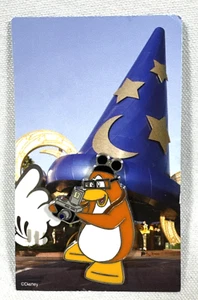 2010 DISNEY CLUB PENGUIN MYSTERY PIN TOURIST CAMERA SORCERER MICKEY HAT CARD - Picture 1 of 11