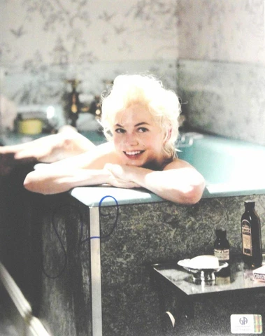 Michelle Williams Signed Autographed 8x10 Photograph In bath  Monroe GA Cover