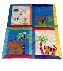LILYPOND JUNGLE DESIGN * PREMIUM QUALITY * COT QUILT. BRAND NEW. RRP $220.00 - Picture 1 of 10