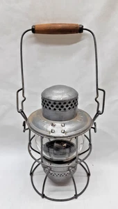 CANADIAN PACIFIC RAILWAY LINEMANS LANTERN HIRAM L PIPER CPR KEROSENE LANTERN - Imagen 1 de 10
