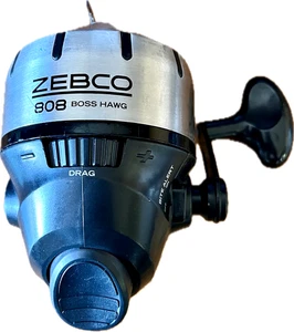 ZEBCO BOSS HAWG 808 Spincast Reel 2.6:1 Gear Ratio w Bite Alert 20 lb test line - Picture 1 of 6