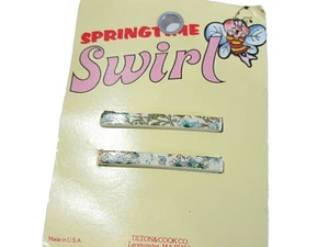 VINTAGE SWINGTIME SWIRL HAIR BARRETTES BY TILTON & COOK USA ON CARD WHITE FLOWER - Picture 1 of 3