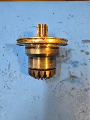 Polaris Phoenix 200 transmisión salida engranaje cónico Foto 1 de 3