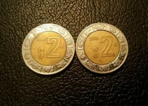 (2) 2 Pesos 2012 & 2013 (Anillo de los Días) on the Aztec calendar stone - Picture 1 of 2