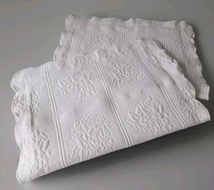 Martha Stewart Matelasse 2 Pillow Shams Ivory Scallop Edge Standard Cotton - Picture 1 of 11