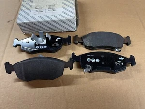Chrysler Ypsilon 1200cc NEW GENUINE front brake pads 77365945 15H - Picture 1 of 4