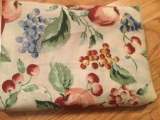 Table cloth with fruits on the light creamy, 60 x 60 in, polyester, new