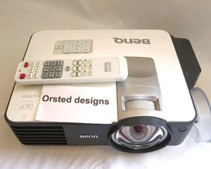 Serie de proyectores de cine en casa BenQ W1080ST 1080p corto alcance DLP con control Japón - Imagen 1 de 19