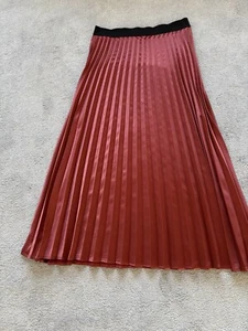 Hush Ladies Metallic Pleated Skirt Size 10 Brand New Without Tags. Copper Colour - Picture 1 of 5