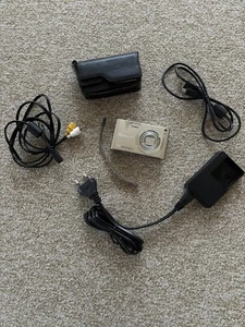 Casio Exilim EX-Z100 Digitalkamera DigiCam silber 10,1 MP 4x opt. Zoom - Bild 1 von 5