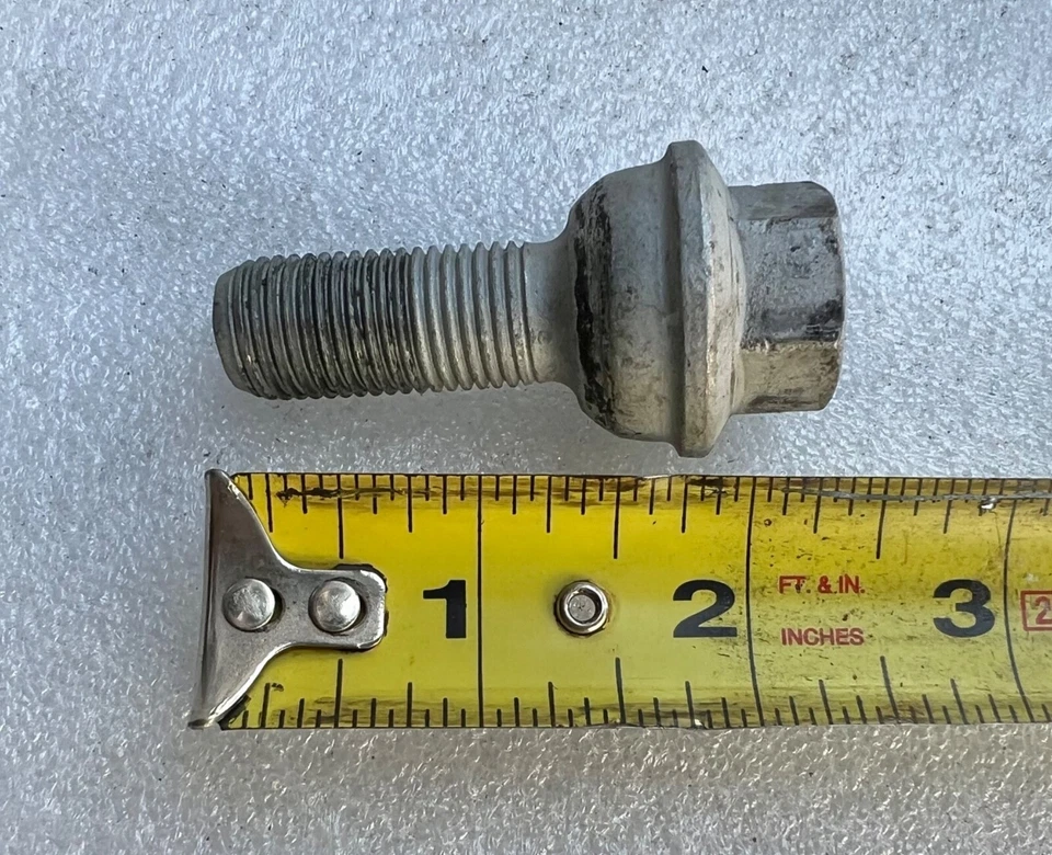 Nuevo OEM Mercedes Benz Sprinter Llanta Llanta Rueda Tornillo 14 mm x 1.5 Llave 19 mm Foto 1 de 3