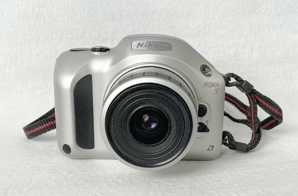 尼康 PRONEA S APS 测距仪相机带颈带。 — 第 1/4 张图片