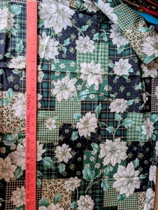 Vintage Concord Fabric Kesslers White Poinsettias Green Black Patchwork Cotton 5 - Picture 1 of 4