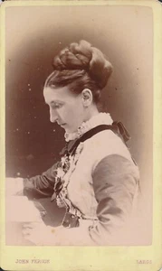 CDV Antik Foto Frau Profil Langhaar Hochsteckfrisur Lesen Groß Schottland Fergus - Bild 1 von 5