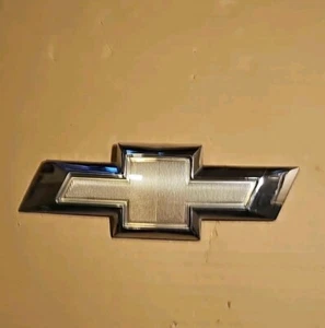 2009 CHEVROLET SPARK REAR BOOTLID LOGO EMBLEM BADGE - Picture 1 of 4