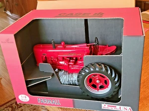 1/8 FARMALL 400 SIGNATURE EDITION 1998 NIB 1/8 W/ SHIPPING BOX - Picture 1 of 6
