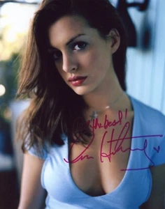 Anne Hathaway - Signed Photograph + COA - Picture 1 of 2